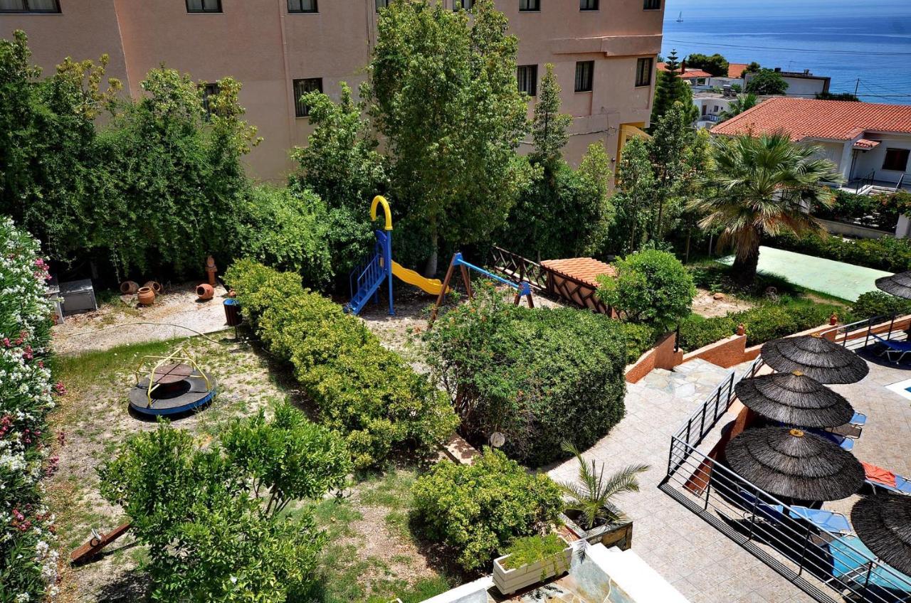 Hotel Magda Agia Marina  Exterior photo